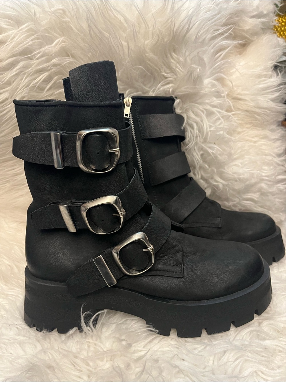 Roland Black Triple-Buckle Lug Combat Boots